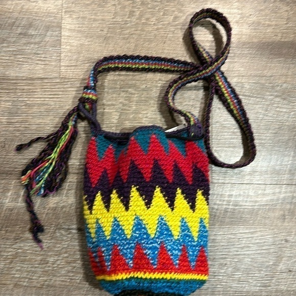 Handcrafted crocheted made in Guatemala, cotton drawstring, bucket bag purse - Picture 5 of 7